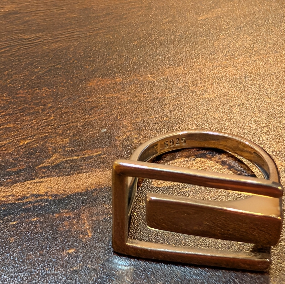 Modern Sterling Silver .925 Geometric Ring Size Approximately 7. - Picture 4 of 4